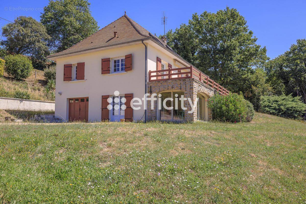 Maison à MONTPON-MENESTEROL
