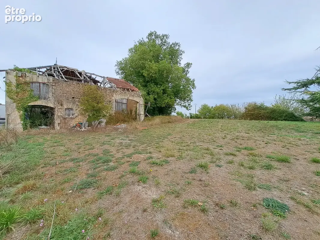Terrain 5 642 m² à vendre à Saint-Maigrin (17520) - photo 4