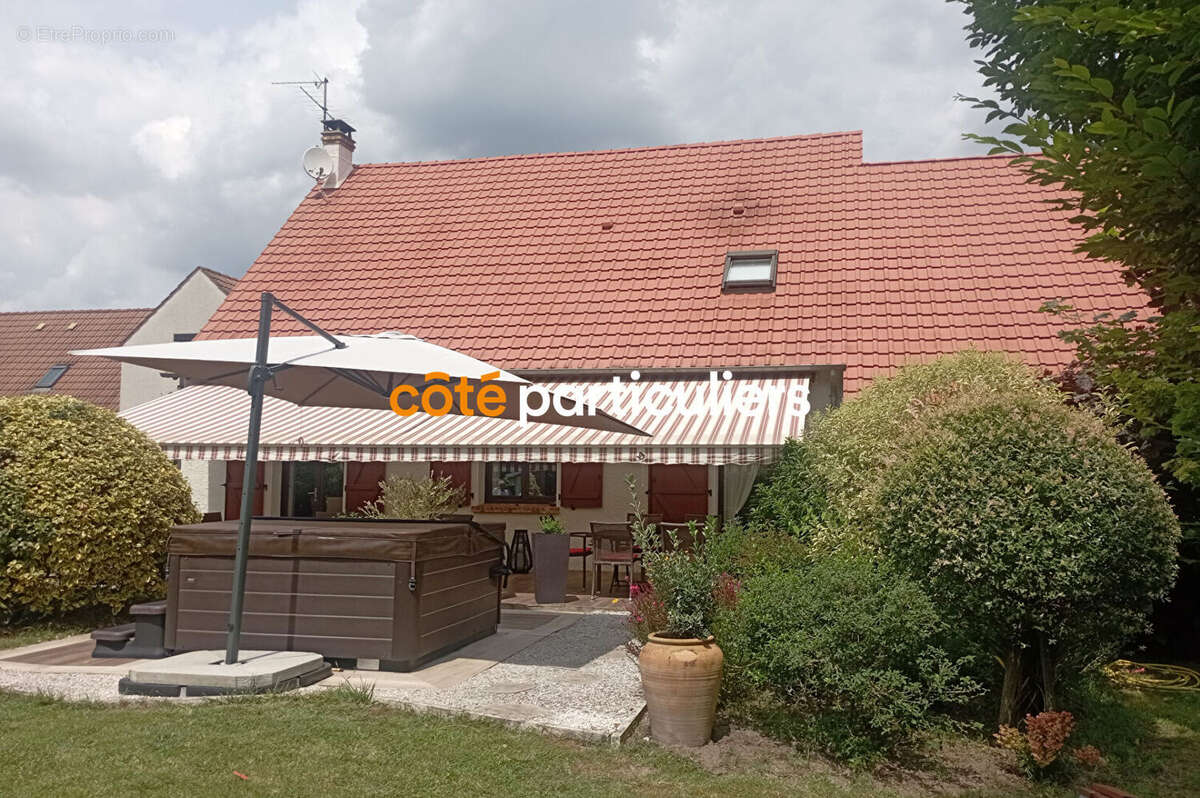 Maison à CHEVILLON-SUR-HUILLARD