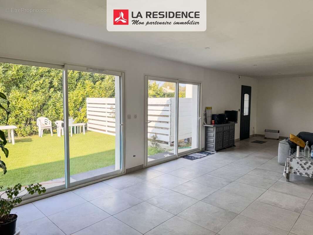 Maison à VILLENEUVE-LA-COMPTAL