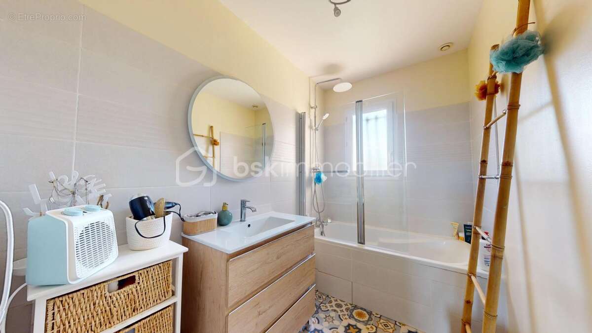 Maison à BAGNOLS-SUR-CEZE