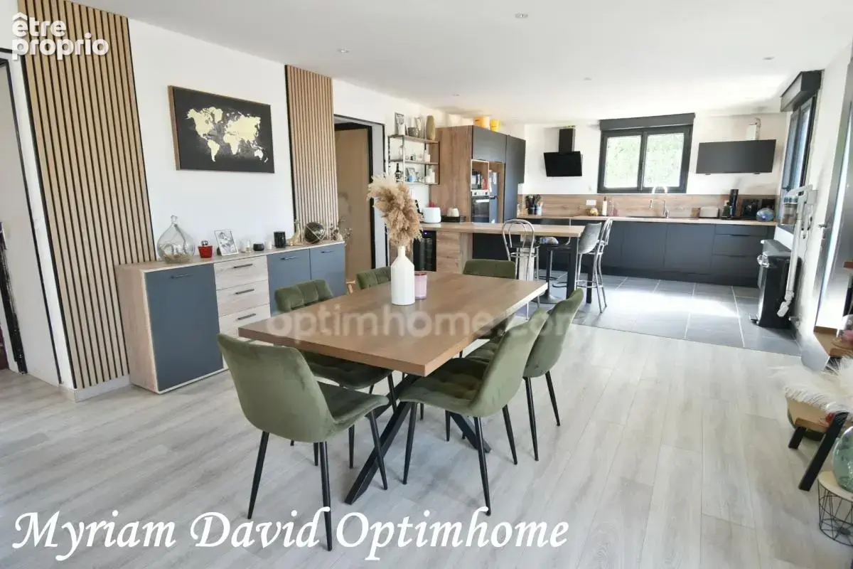 Maison rénovée 128 m² – 5 chambres – Sous-sol complet – Proche centre-ville de Rostrenen - photo 4
