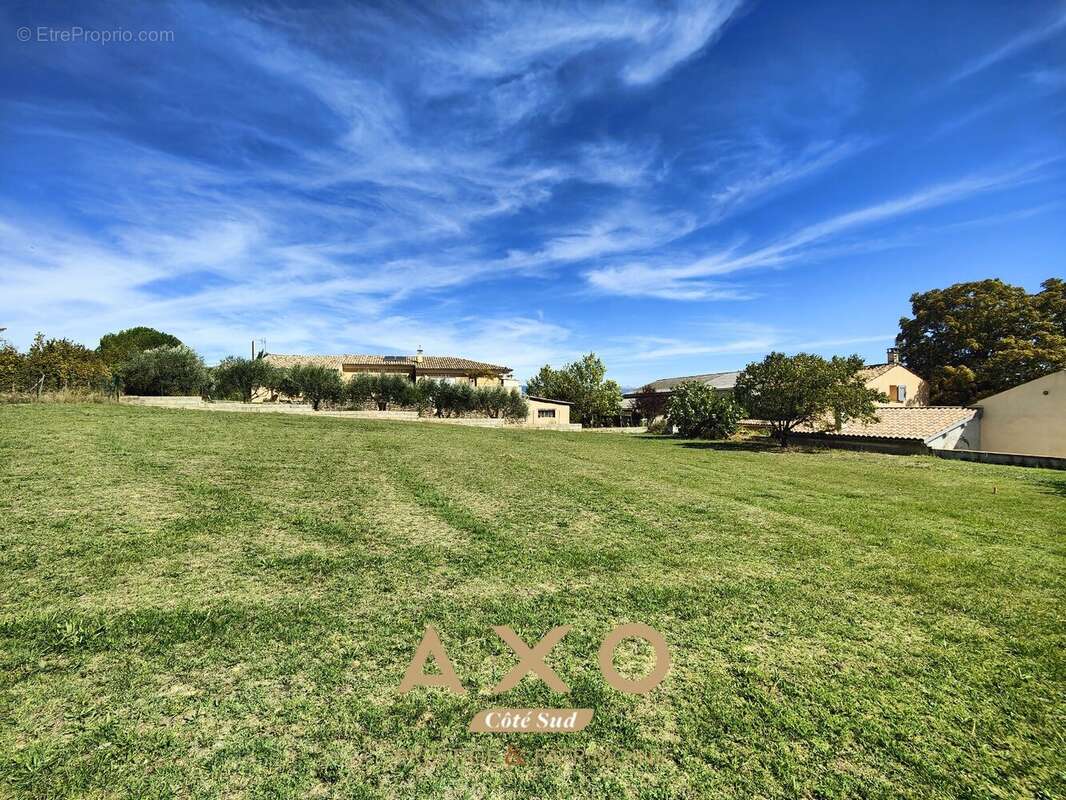 Terrain à VALENSOLE