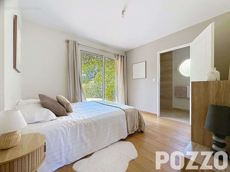 Maison contemporaine 198 m² -5 chambres -Vue Golf -Terrain 1400 m²-Saint-Lô - photo 7