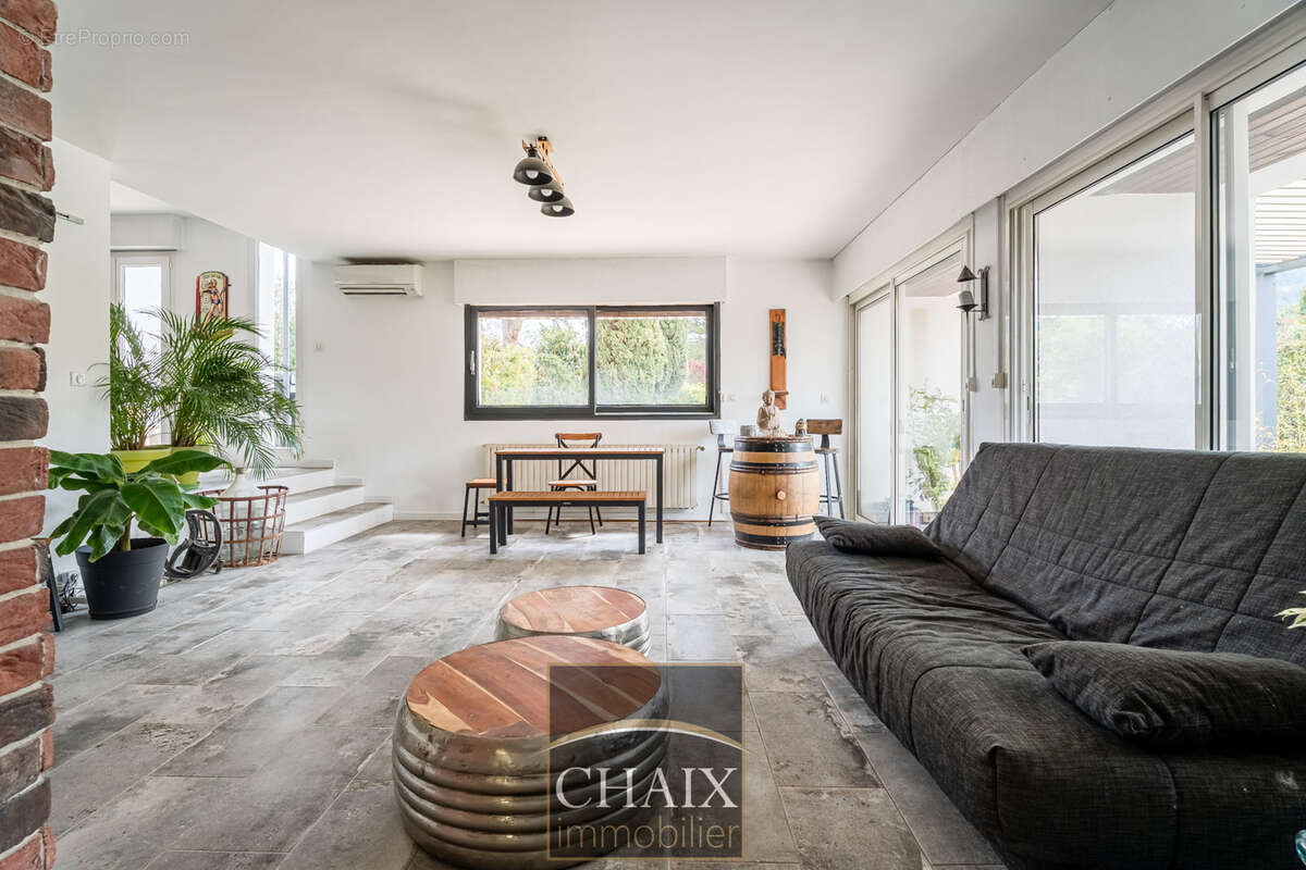 Contemporaine et charme dans un écrin de verdure - photo 7