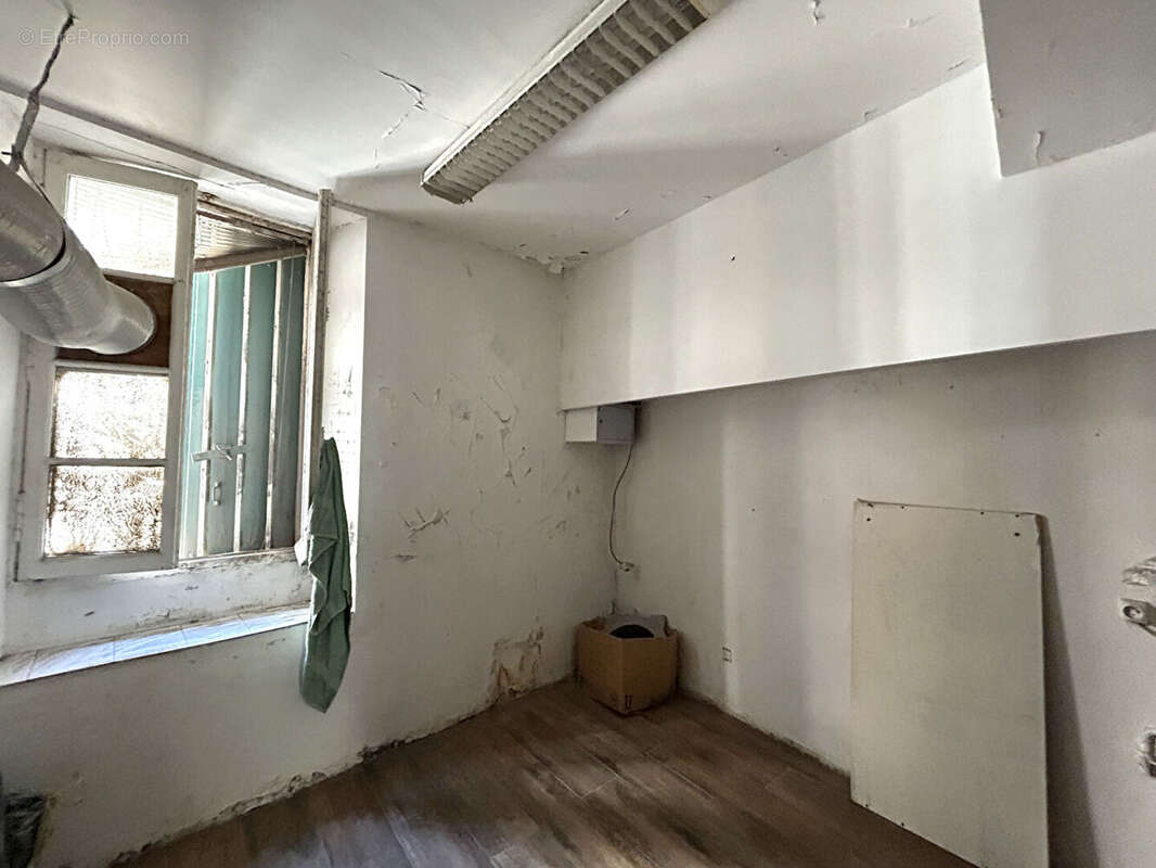 Local commercial Carcassonne 67 m2 - photo 3