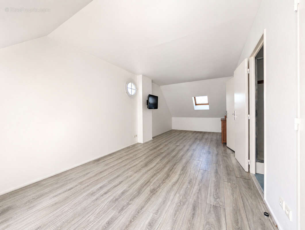 Maison 4 pièces de 100m2 avec 3 chambres et un jardin - photo 9