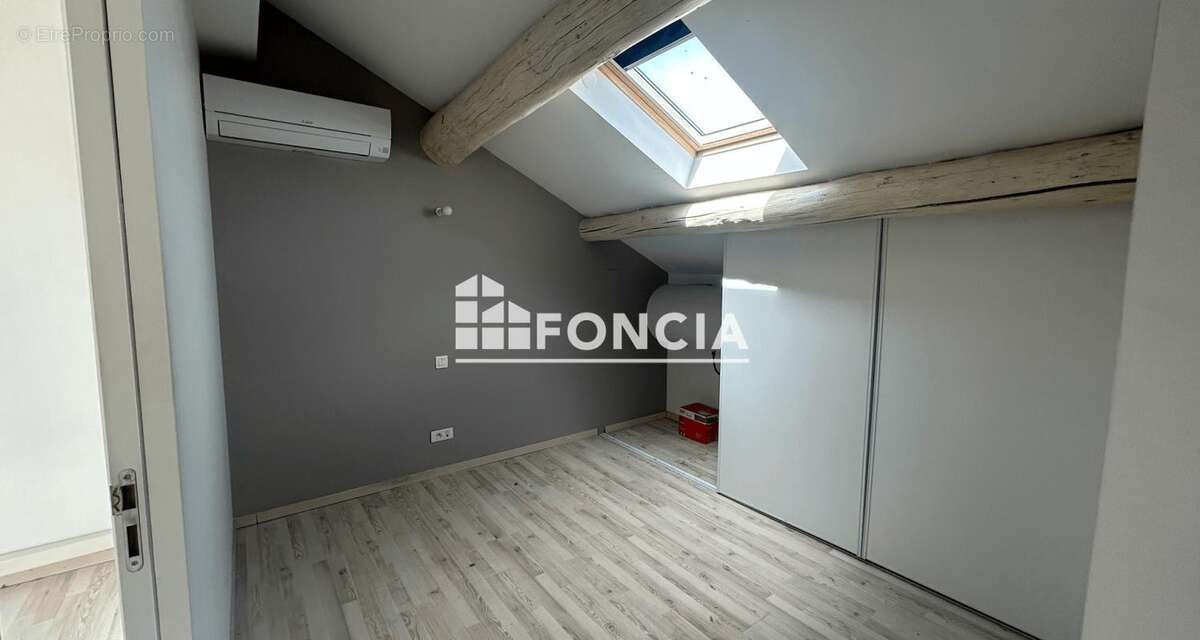 Immeuble, en plein cœur de Montfavet - photo 6
