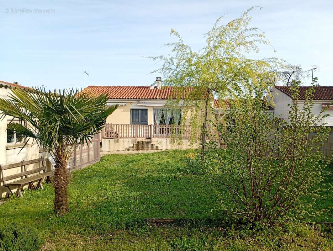 Maison 74 m² à Chateaubernard  - photo 24