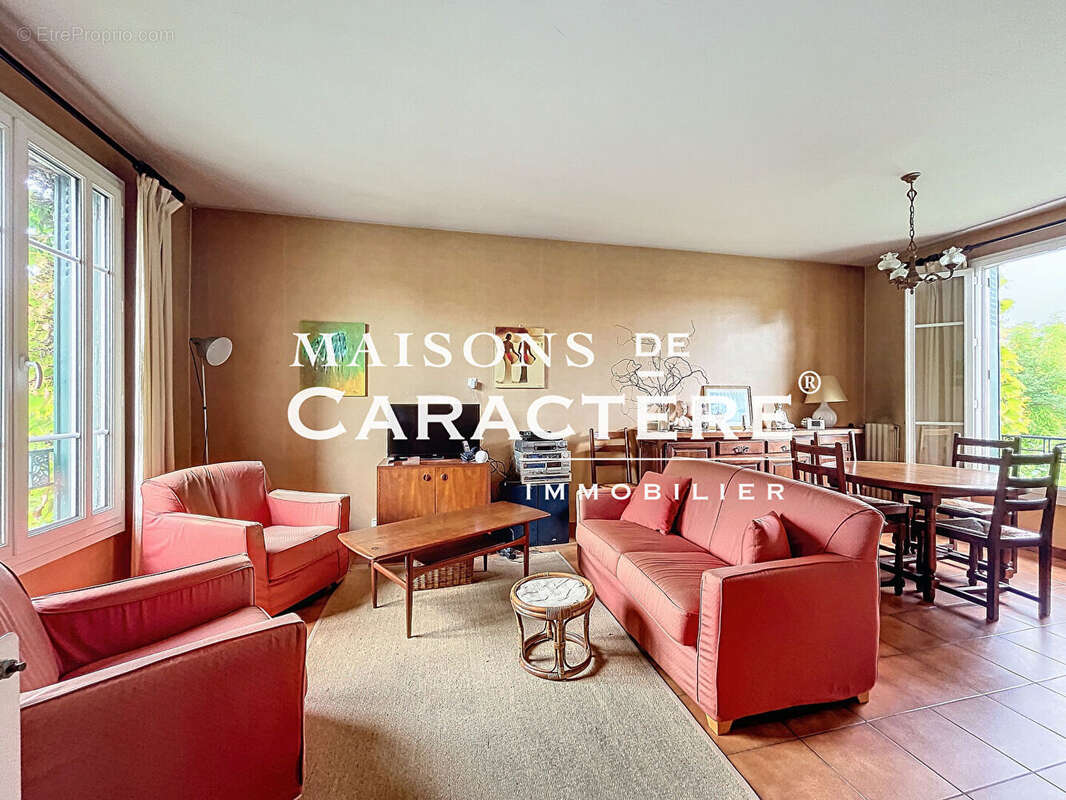 Maison à VERNEUIL-SUR-SEINE