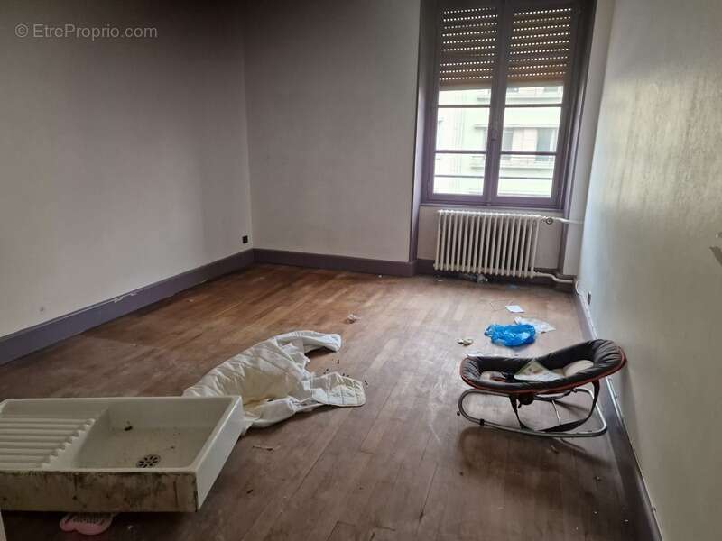 Appartement à CHARMES