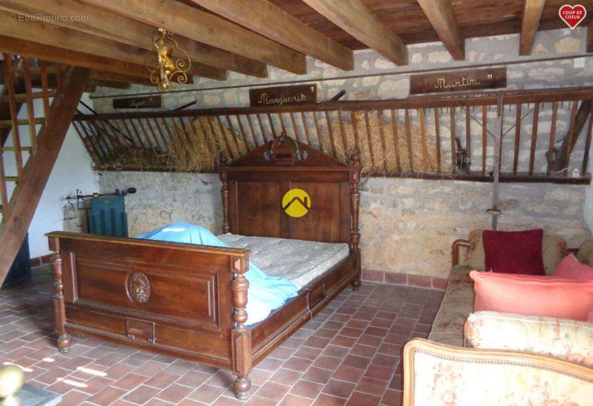 Maison à POUZY-MESANGY