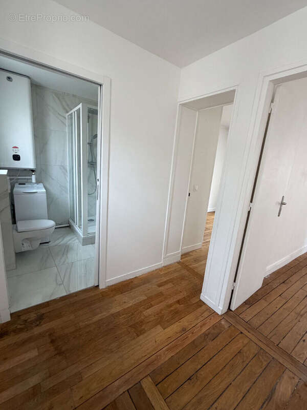 PARIS 19 - rue Mathis - 2 pièces de 32 m² . - photo 4