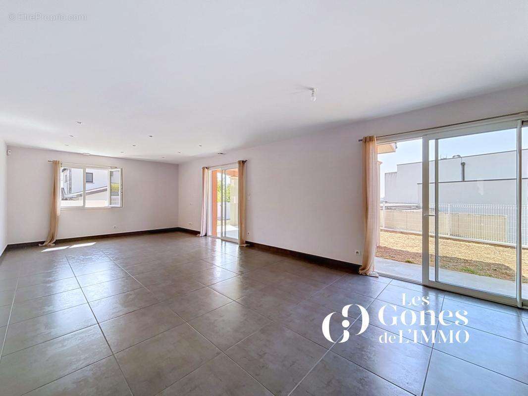 Maison T5 de 142m2 - double garage - Terrain de 675 m2 - photo 5