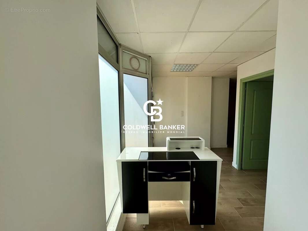 À vendre : Local commercial de 79 m² avec vitrine – Annemasse - photo 2