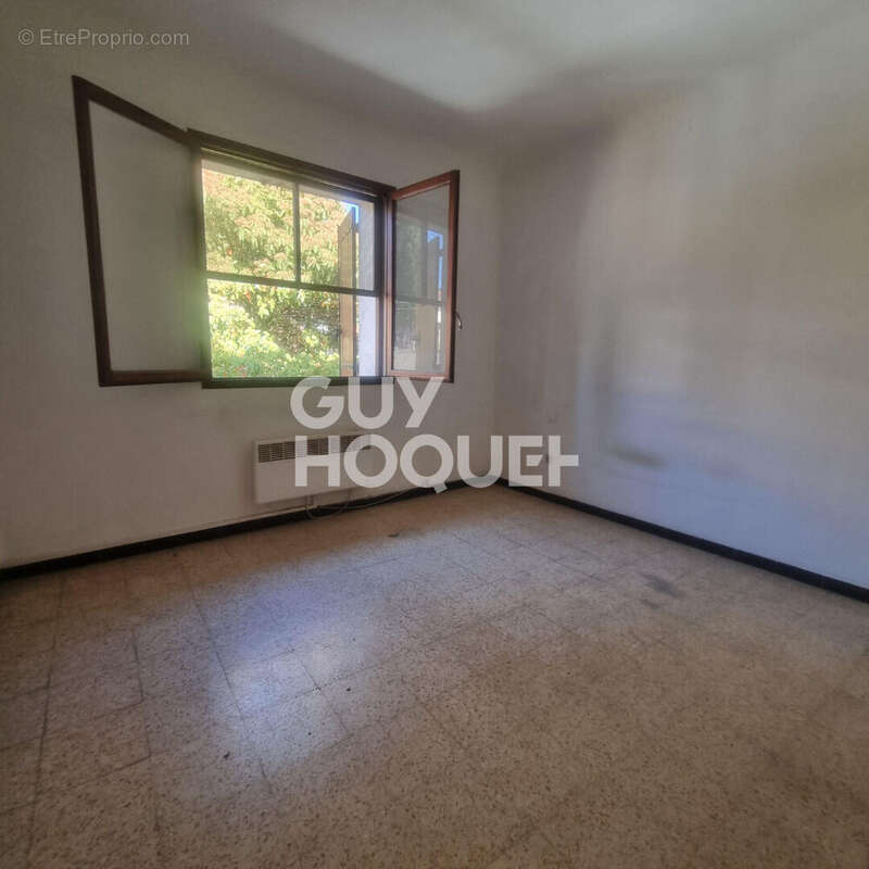 Appartement à ROGNONAS