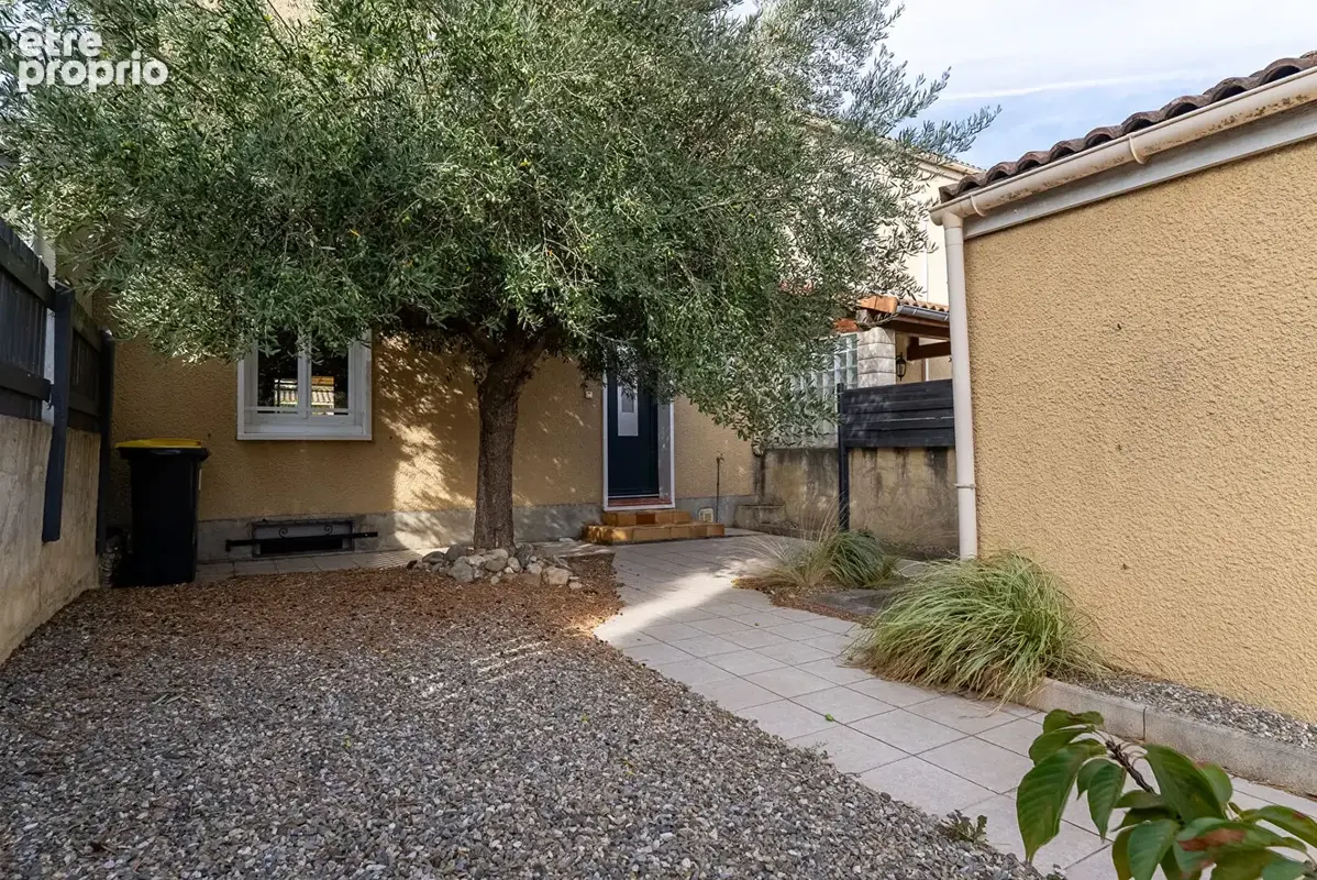 CARCASSONNE - PALAJA Villa T4 166m² (90m² hab.)  avec jardin, piscine, sous-sol, et garage - photo 5