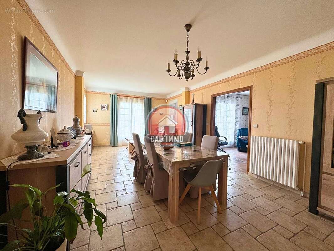 Maison à SAINT-PIERRE-D'EYRAUD