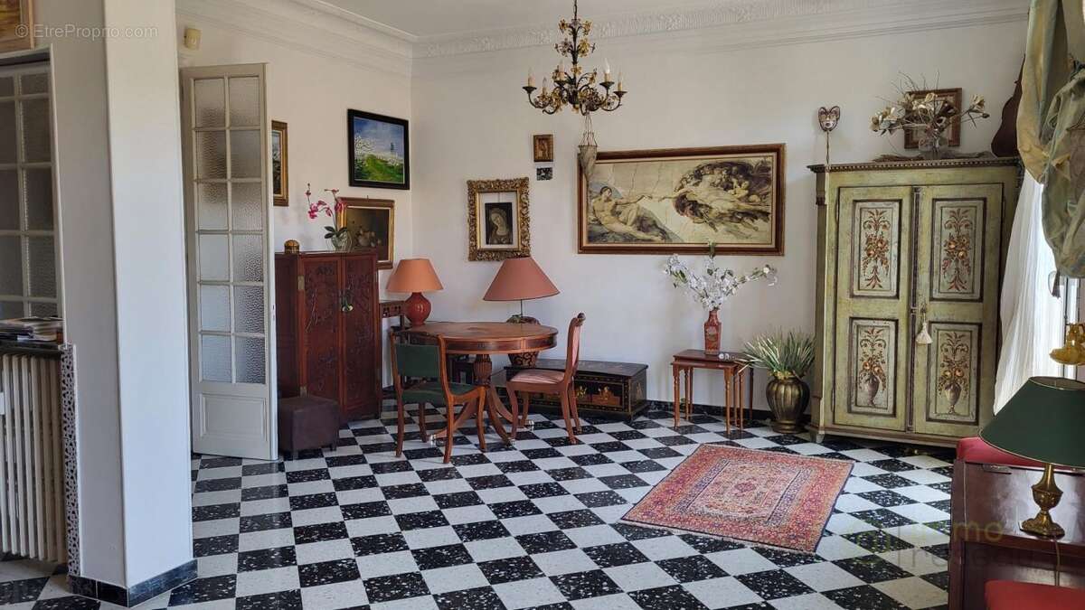Appartement à MENTON