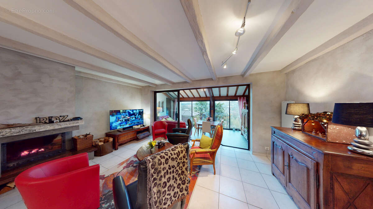 Maison à ONET-LE-CHATEAU