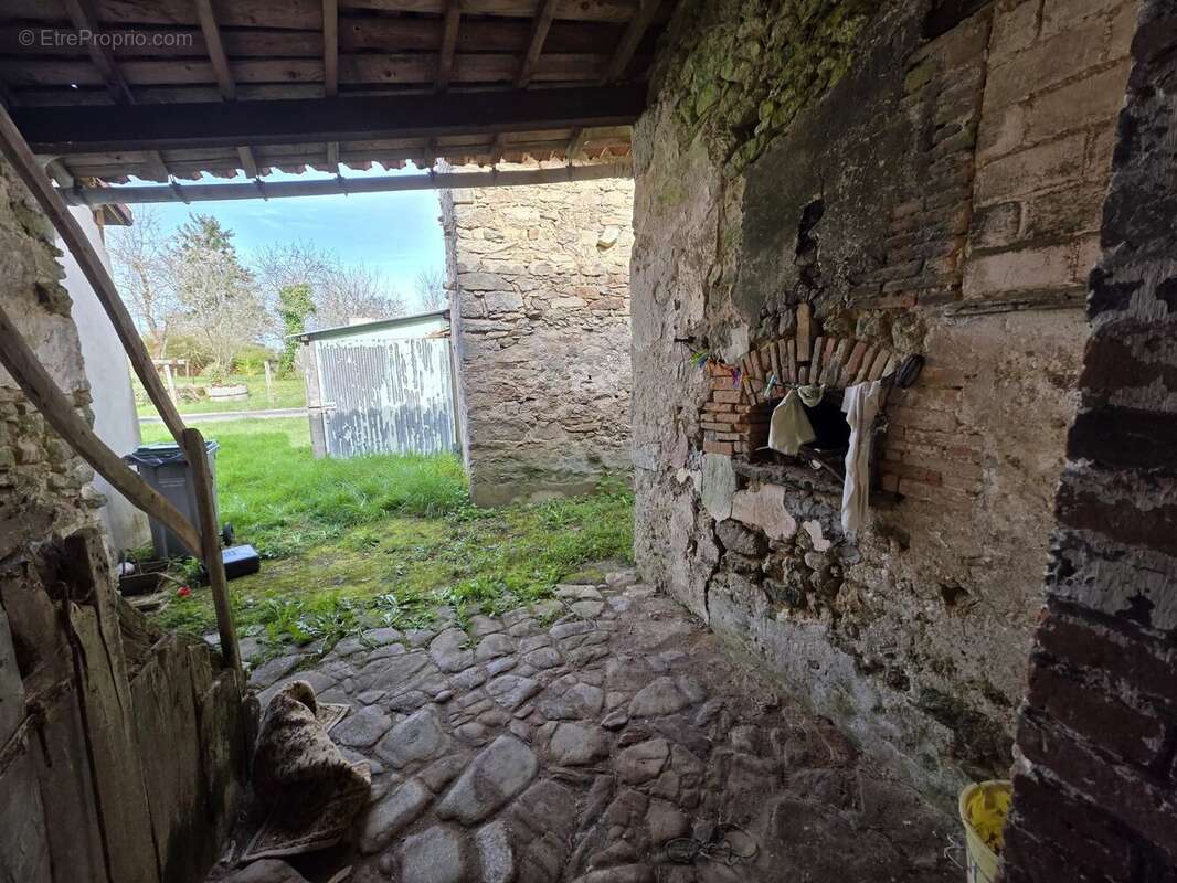 Maison à DOMPIERRE-LES-EGLISES