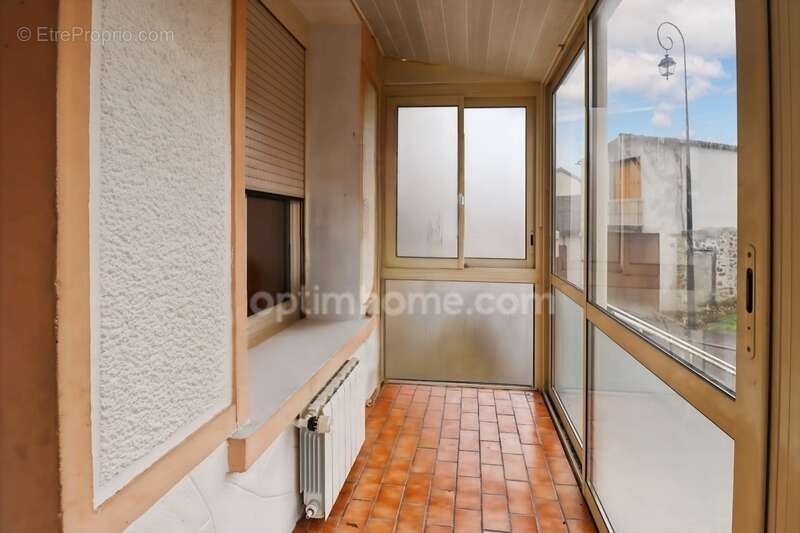 Maison à MAGNAC-LAVAL