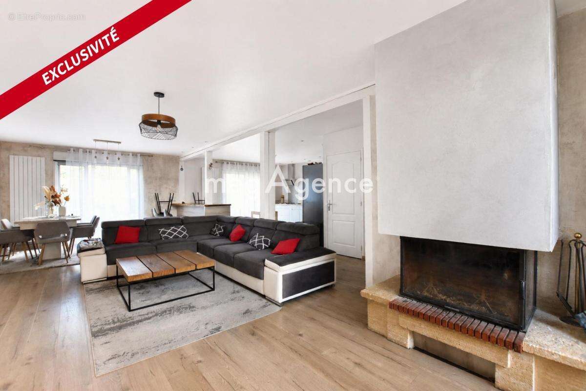 Maison familiale avec jardin, terrasse et garage - photo 2
