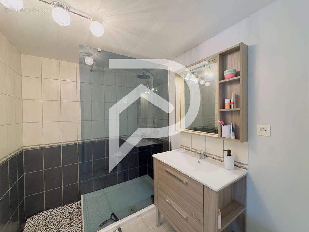 Maison à GAGEAC-ET-ROUILLAC