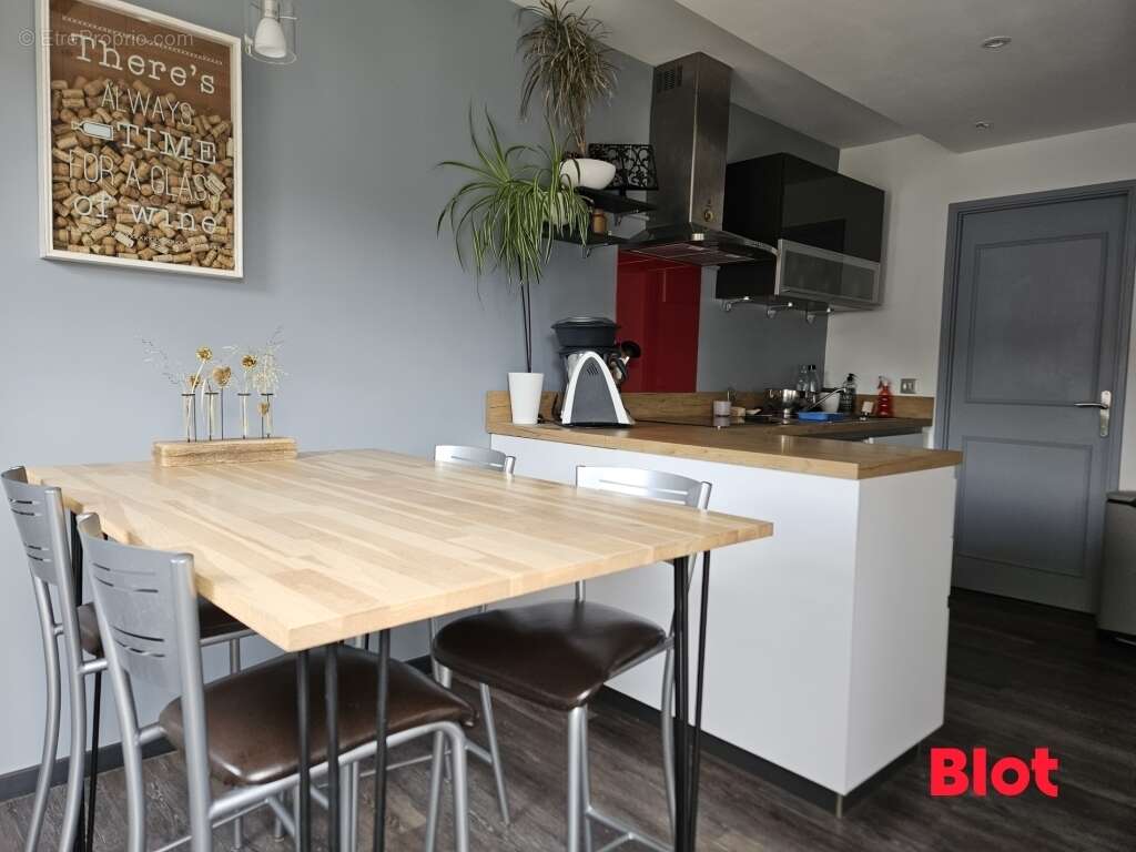 Appartement à FOUGERES
