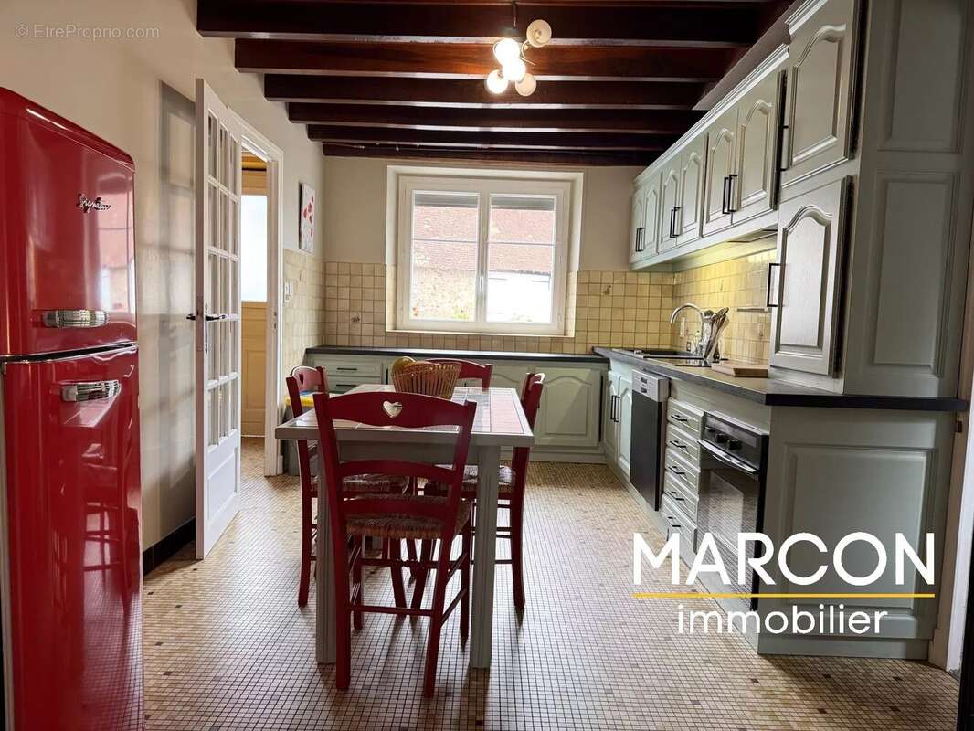 Maison à LE BOURG-D'HEM