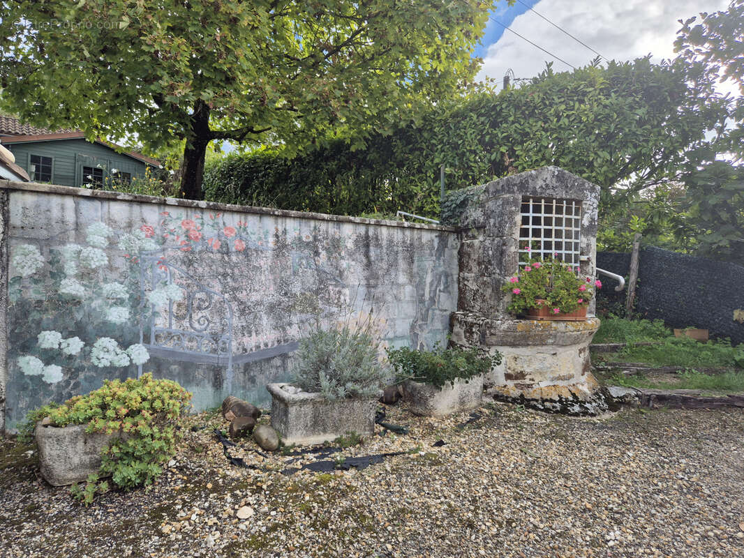 Maison à MONTAGRIER