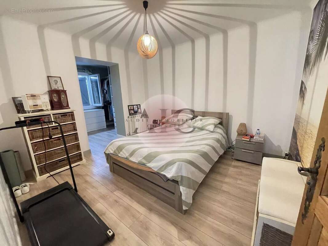 Maison à TOURRETTES