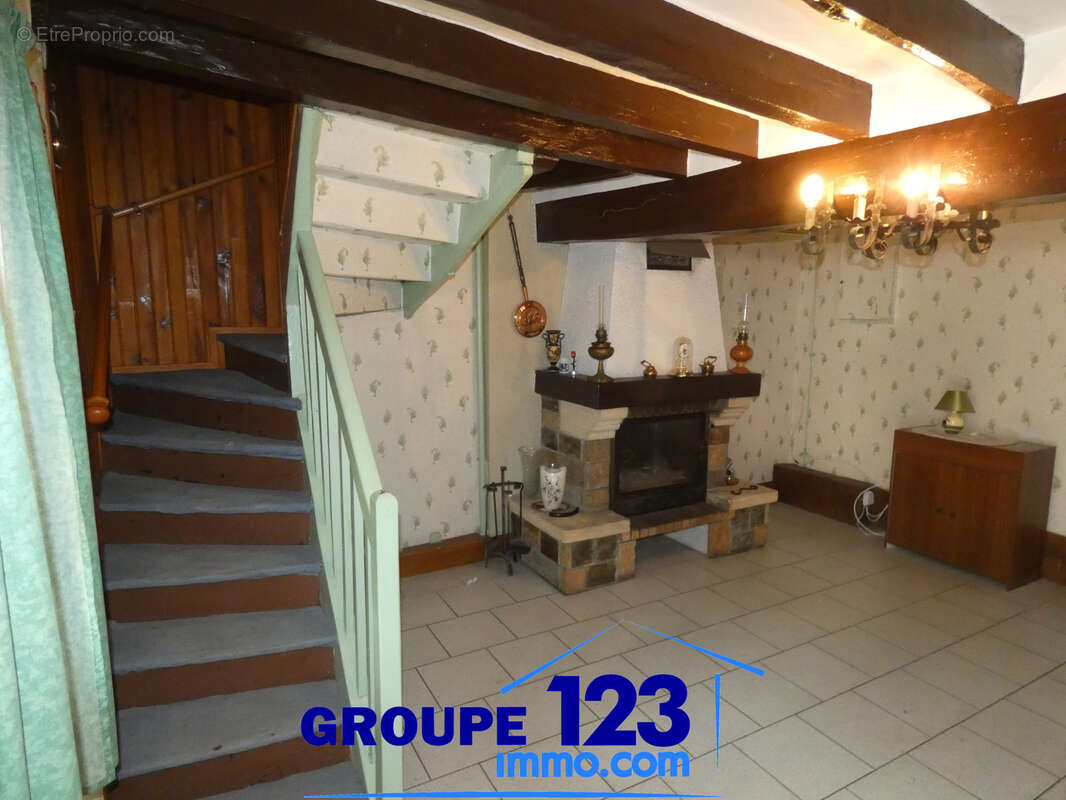 Maison à ESNON