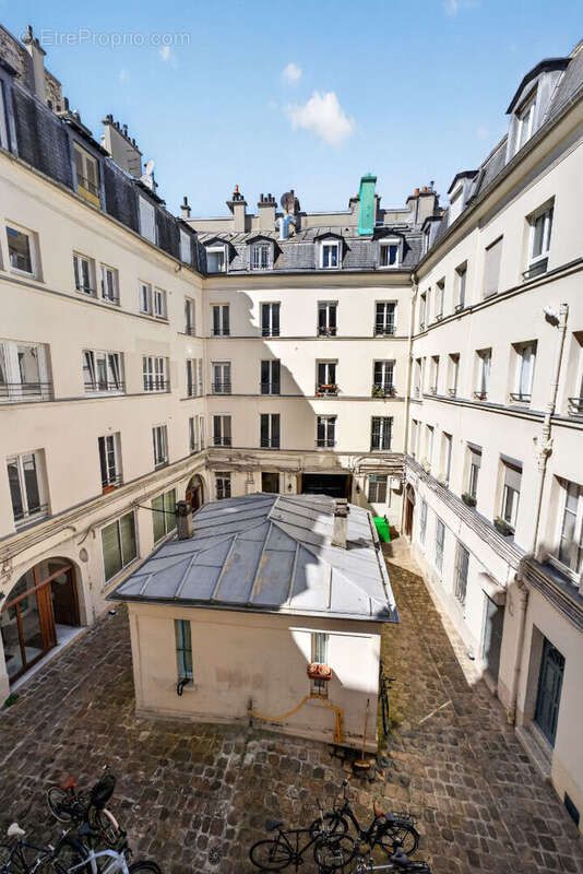 Appartement à PARIS-10E