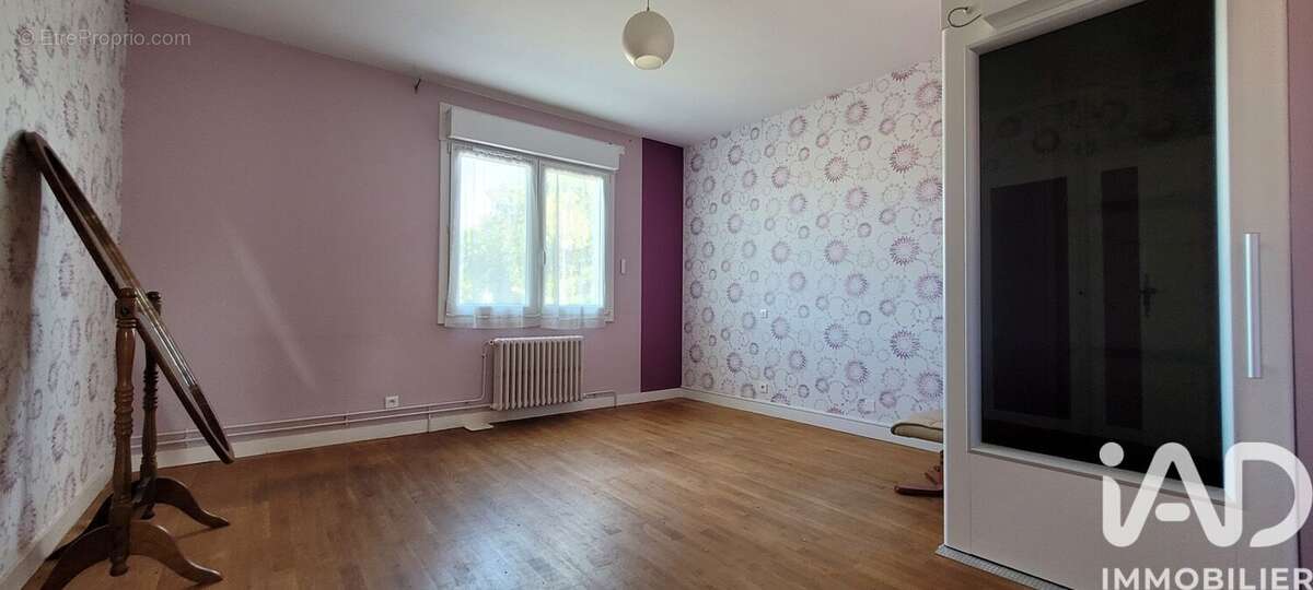 Maison 204 m² à Saint-Jean-D'angely  - photo 7