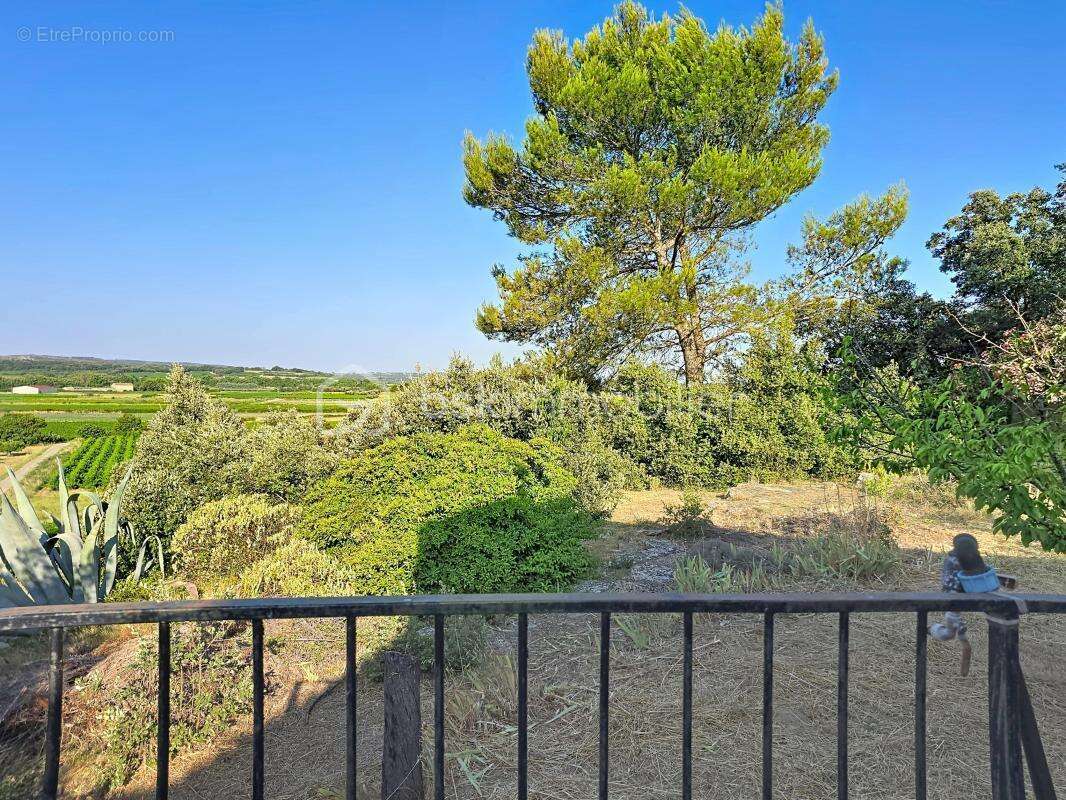 Vers-Pont-du-Gard – Maison de plain-pied 4 pièces – 94 m² – Vue panoramique exceptionnelle sur les collines de Collias - photo 2