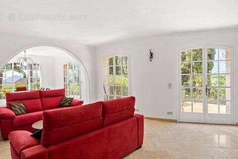 Maison à MANDELIEU-LA-NAPOULE