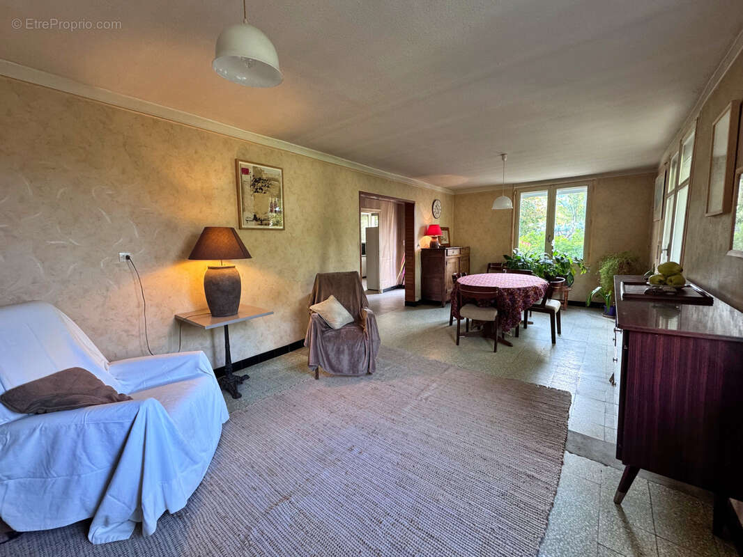 Maison à LE POET-LAVAL