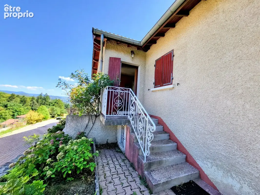 POLIGNAC   Une maison où la vue devient un véritable art de vivre - photo 2