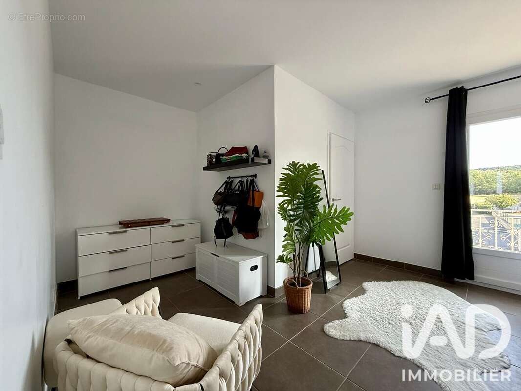 Maison 160 m² à Saint-Marcellin-En-Forez  - photo 9