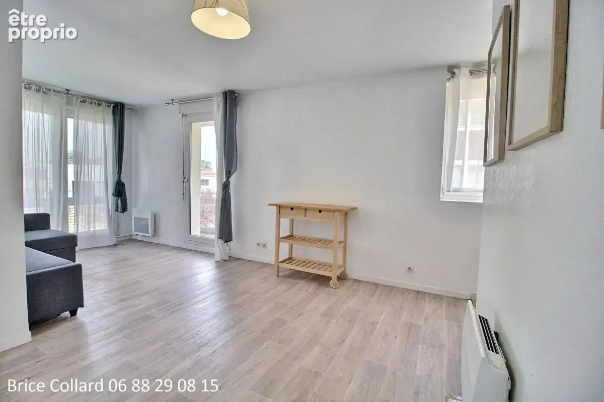 60300 SENLIS Appartement T2 avec balcon, cave et parking - photo 3