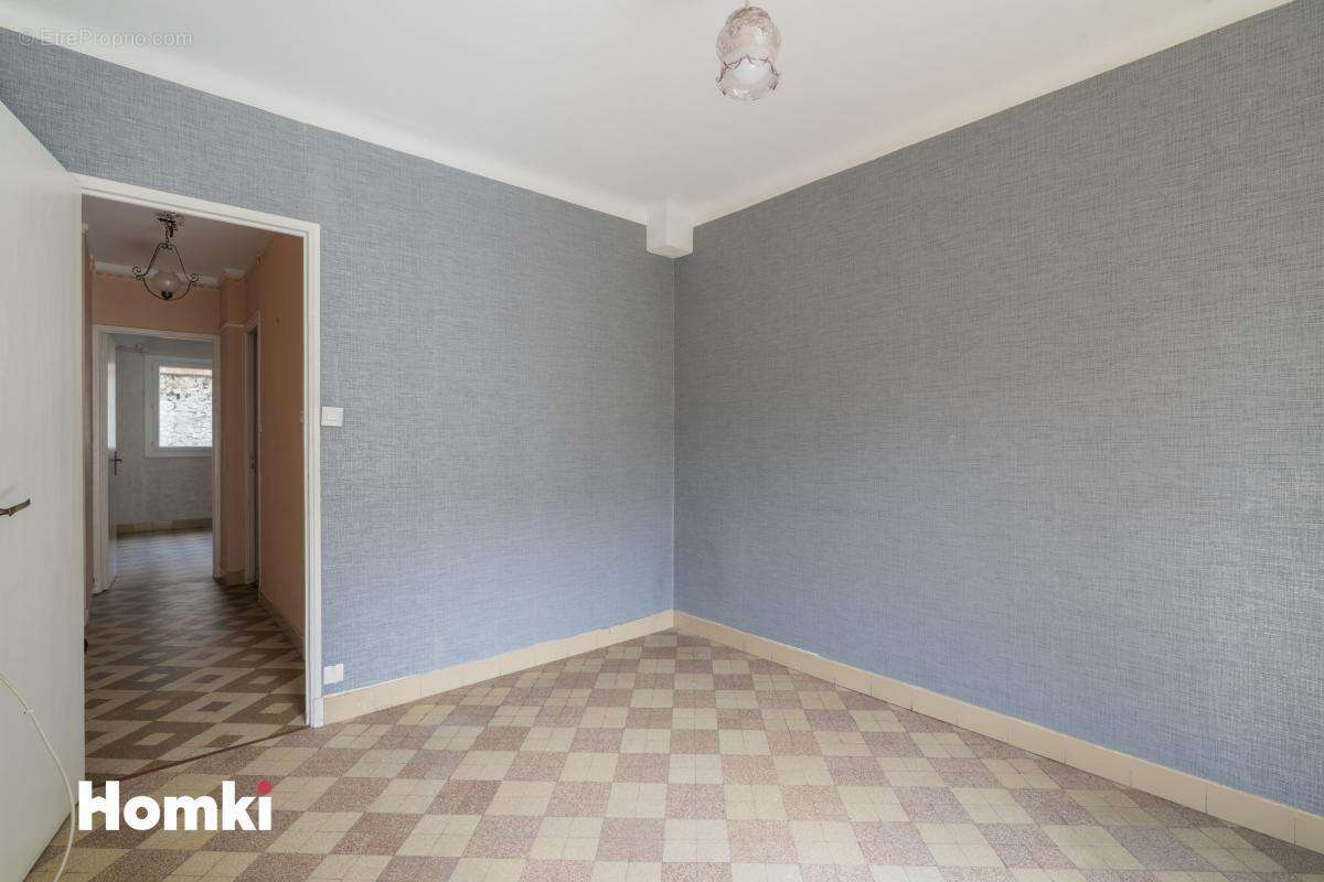 Appartement à MARSEILLE-5E