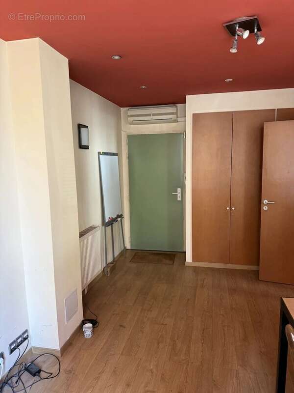 Commerce à SURESNES