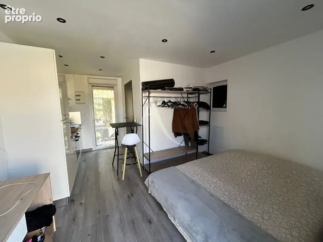 Maison 5 pièces de plain-pied avec piscine et dépendance - photo 14