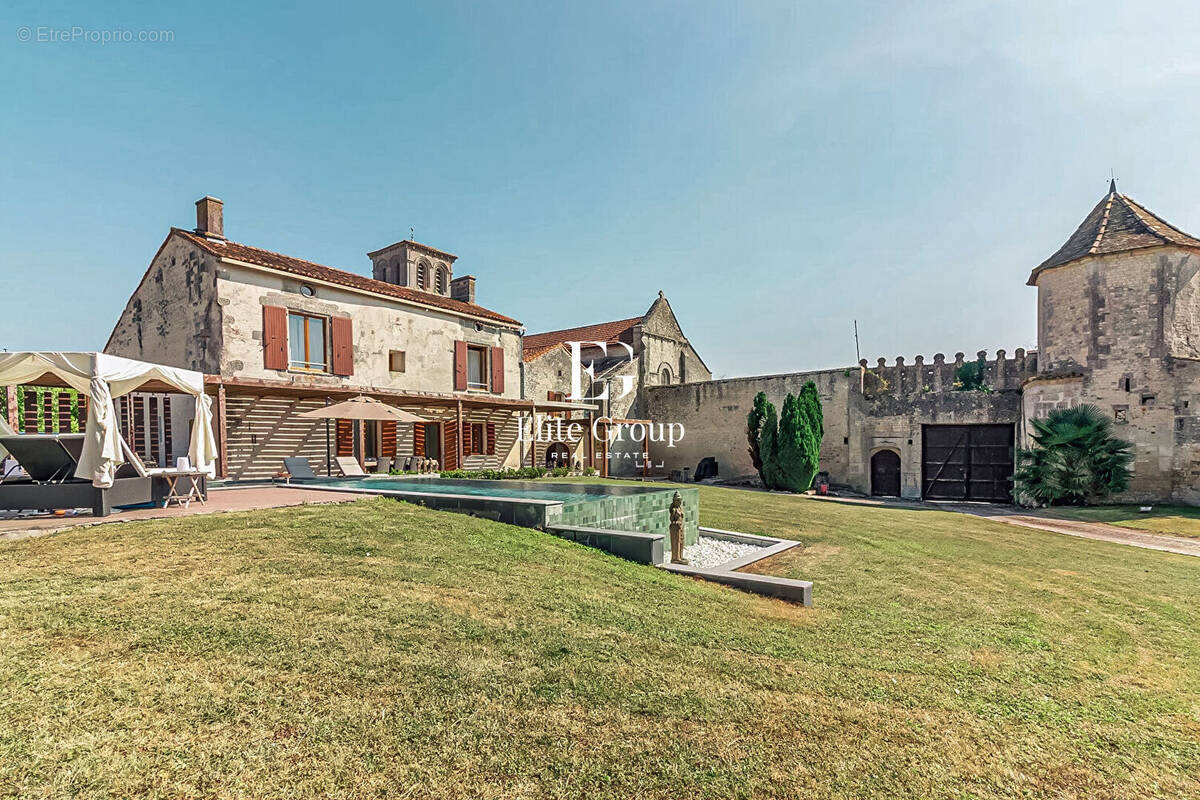 Maison à JUILLAC-LE-COQ