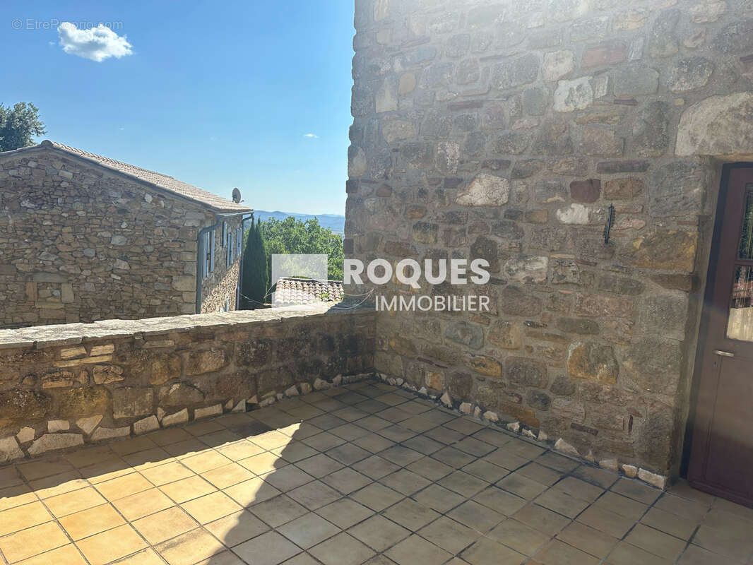Rare, Maison de village de caractère, à 6 klm de Lodeve, 94 m2 habitables avec terrasse, au calme . - photo 11