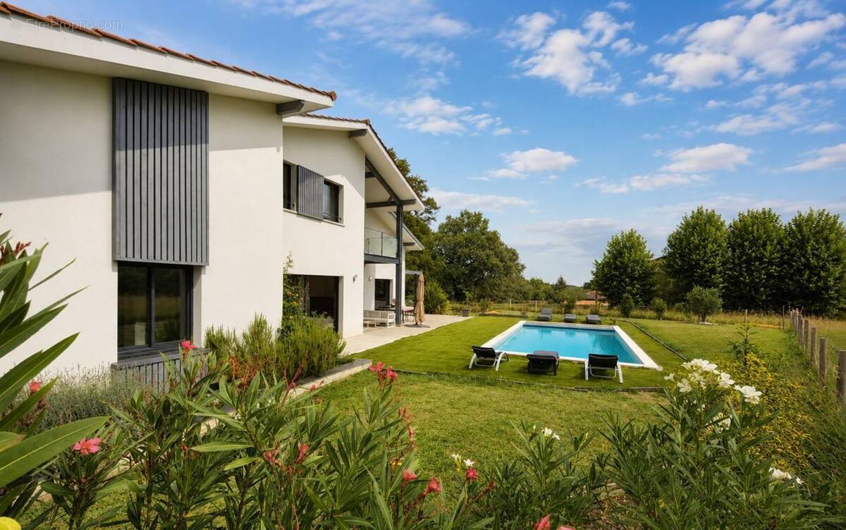 Maison à MOUGUERRE
