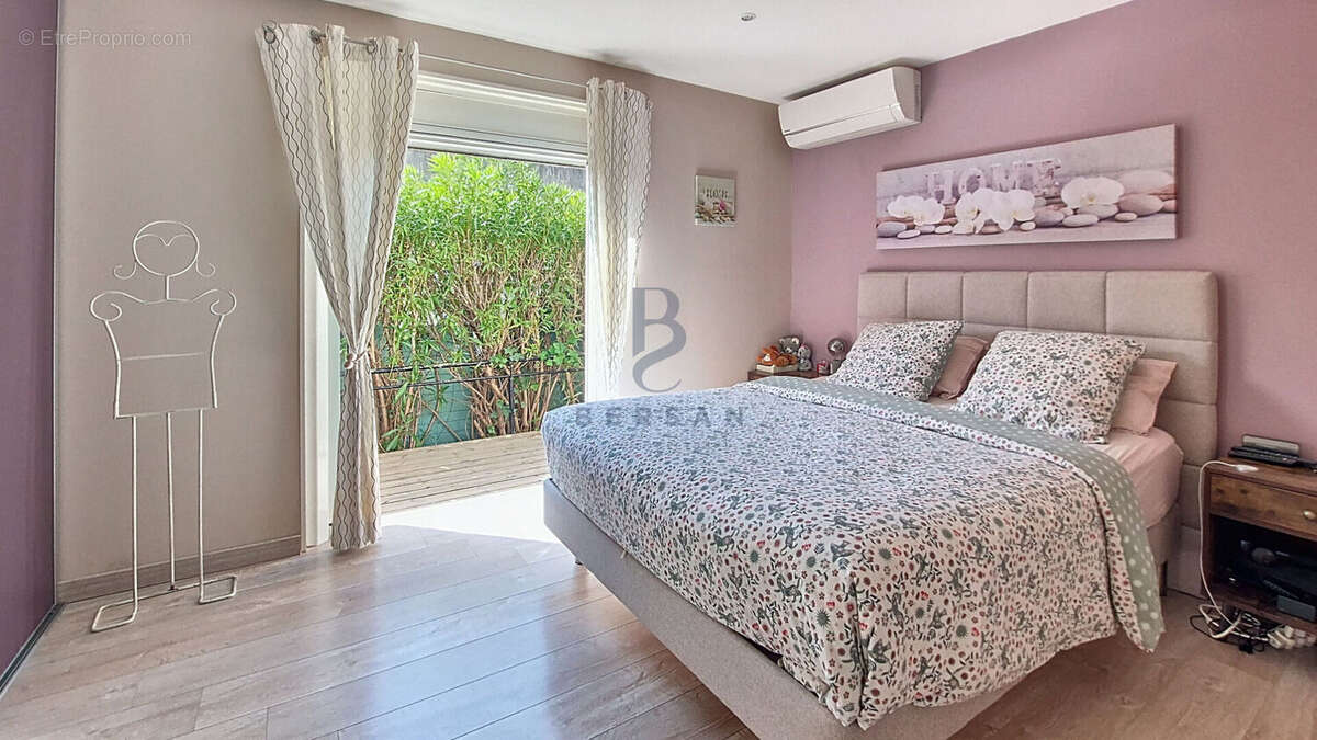 Villa proche du centre saint raphael - vue degagee - photo 9