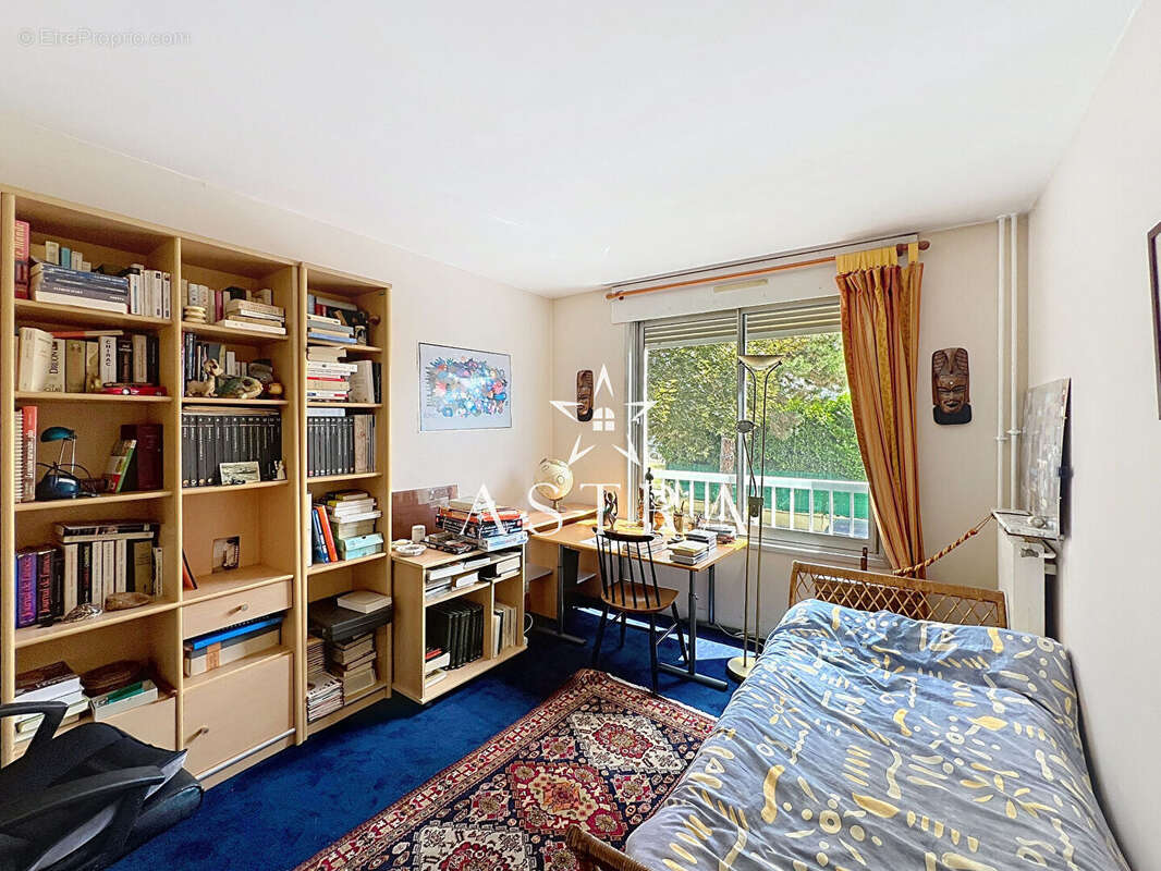 Appartement à LE PLESSIS-ROBINSON