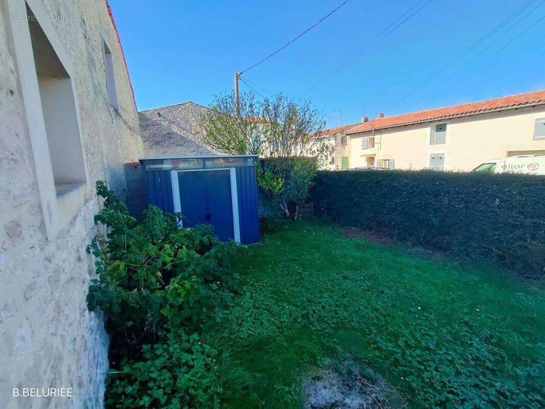 Maison à SAINT-JEAN-D&#039;ANGELY